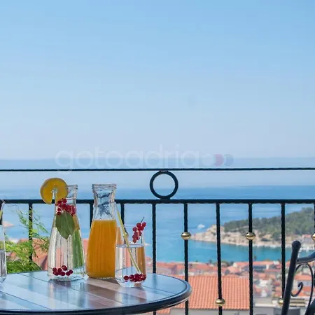 Apartman Smaragd - Bedroom Citrin With Shared Pool *